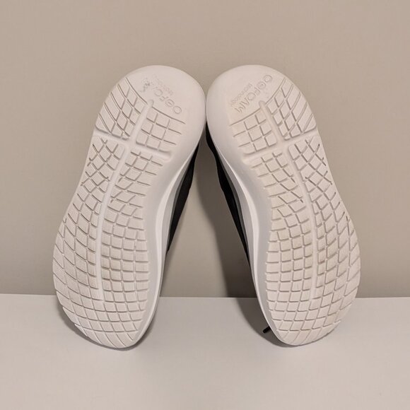Oofos Oomy Stride Sneakers, Black White, Size 8 - Picture 9 of 10